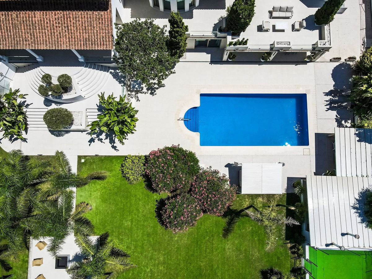 6 Bed Townhouse for sale in Marbella Costa Del Sol, Málaga, Spain