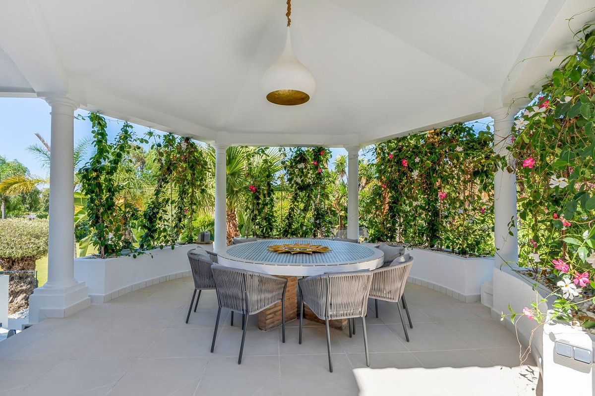 6 Bed Townhouse for sale in Marbella Costa Del Sol, Málaga, Spain