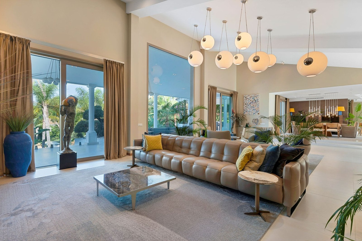 6 Bed Townhouse for sale in Marbella Costa Del Sol, Málaga, Spain