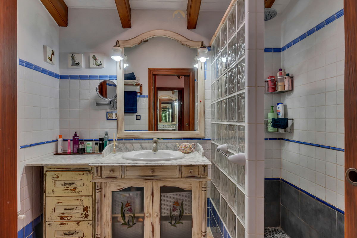Se vende Villa - Chalet de 6 dormitorios en Costa Blanca, Alicante, España