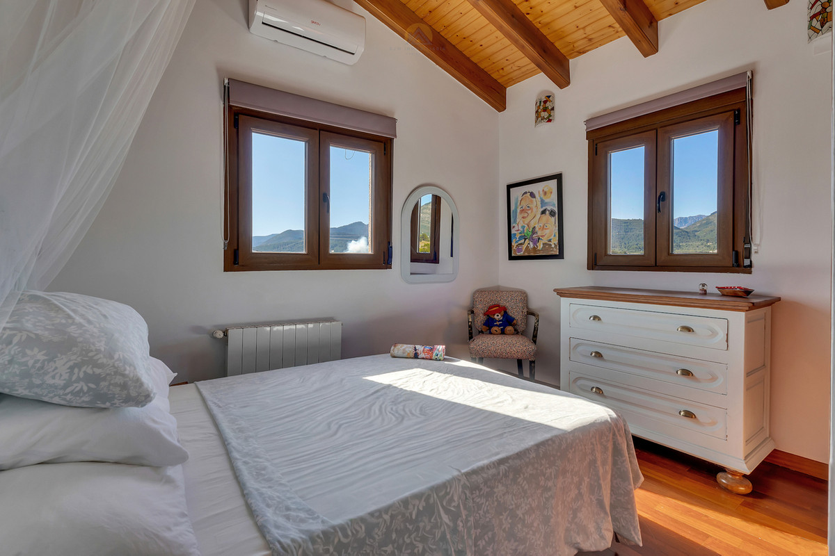 Se vende Villa - Chalet de 6 dormitorios en Costa Blanca, Alicante, España