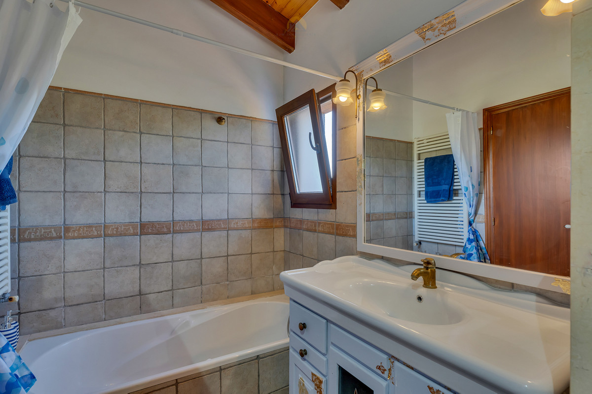 Se vende Villa - Chalet de 6 dormitorios en Costa Blanca, Alicante, España