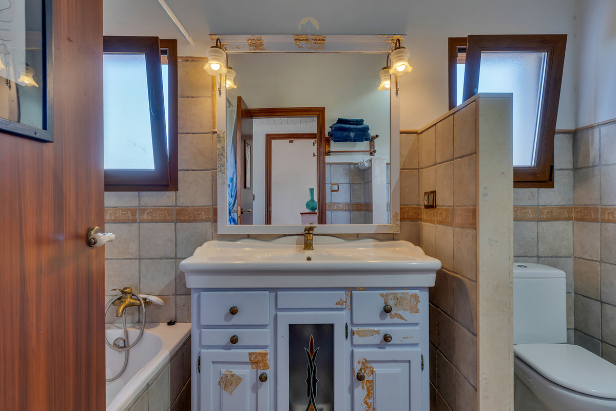 Se vende Villa - Chalet de 6 dormitorios en Costa Blanca, Alicante, España