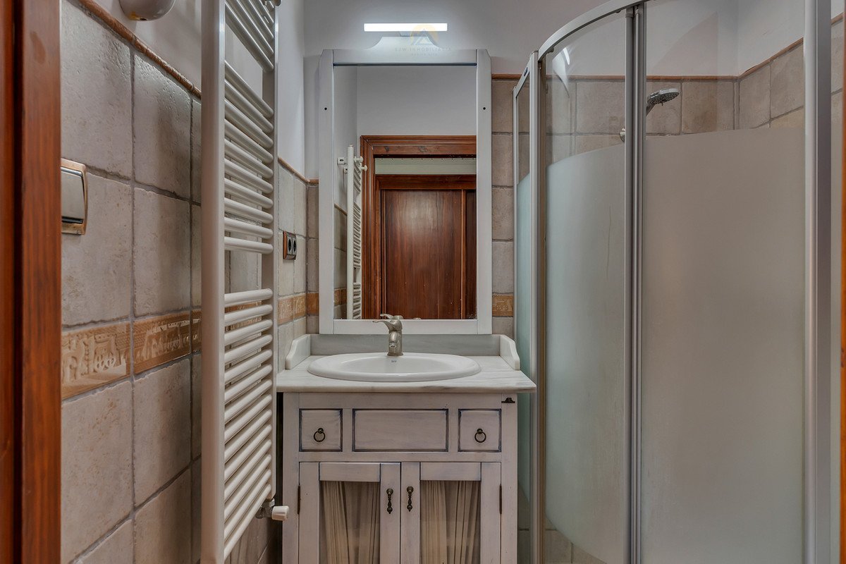 Se vende Villa - Chalet de 6 dormitorios en Costa Blanca, Alicante, España