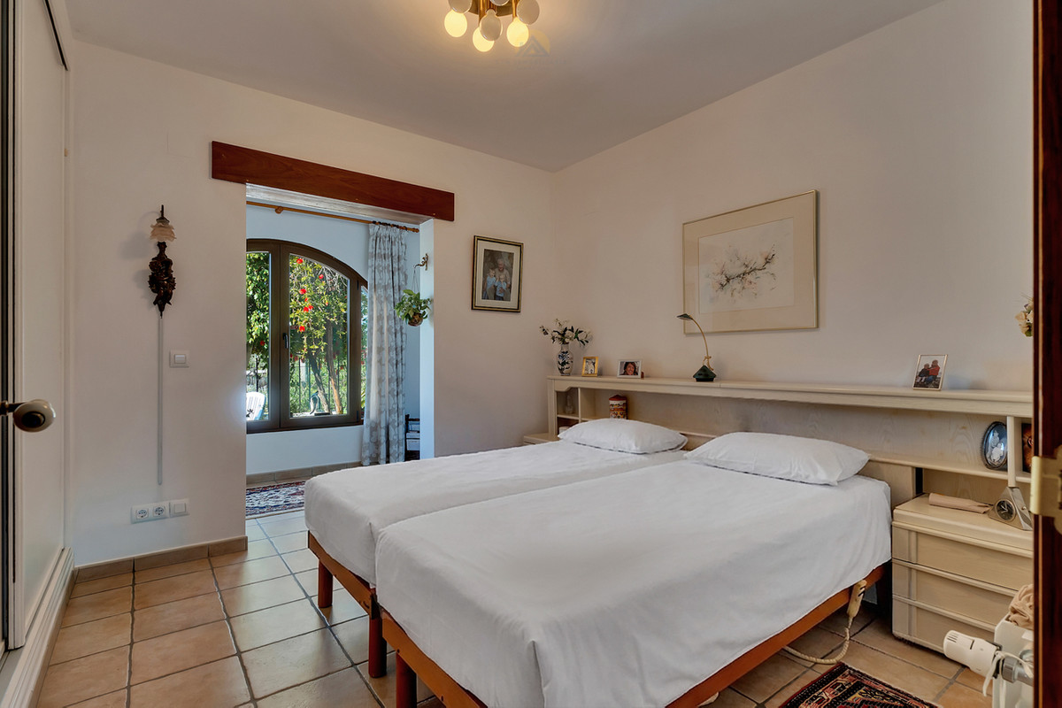 Se vende Villa - Chalet de 6 dormitorios en Costa Blanca, Alicante, España