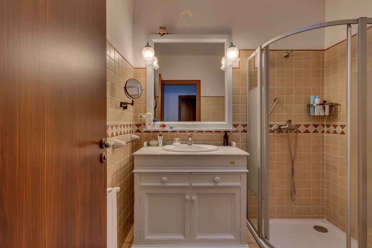 Se vende Villa - Chalet de 6 dormitorios en Costa Blanca, Alicante, España
