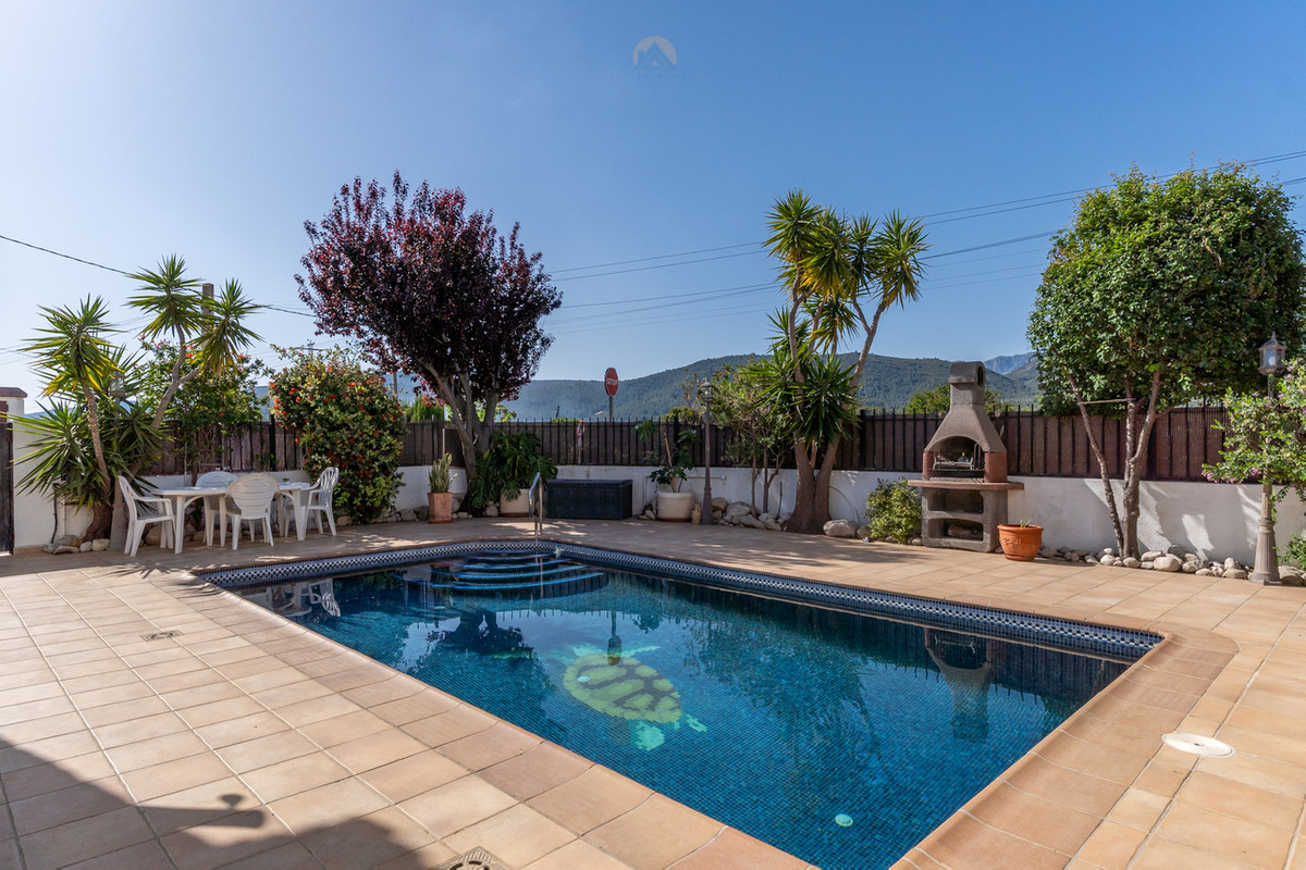 Se vende Villa - Chalet de 6 dormitorios en Costa Blanca, Alicante, España