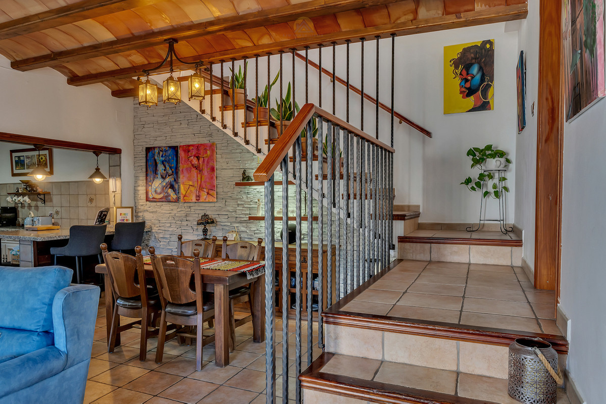 Se vende Villa - Chalet de 6 dormitorios en Costa Blanca, Alicante, España