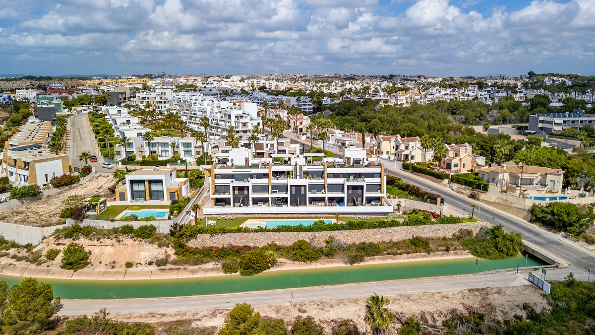 2 Bed Apartment for sale in Villamartin Costa Blanca, Alicante, Spain