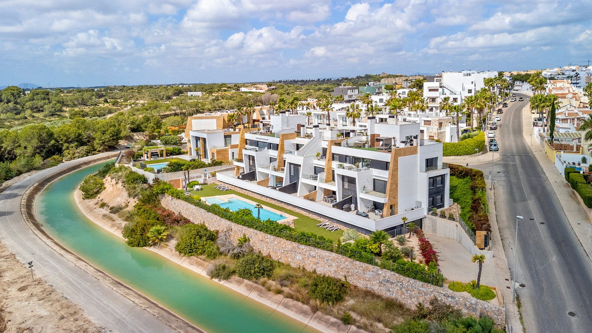 2 Bed Apartment for sale in Villamartin Costa Blanca, Alicante, Spain
