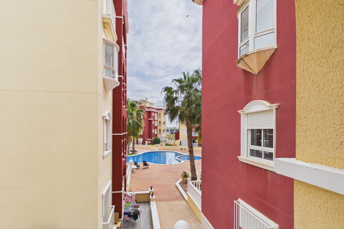 Se vende Apartamento Planta Media de 3 dormitorios en Costa Calida, Murcia, España