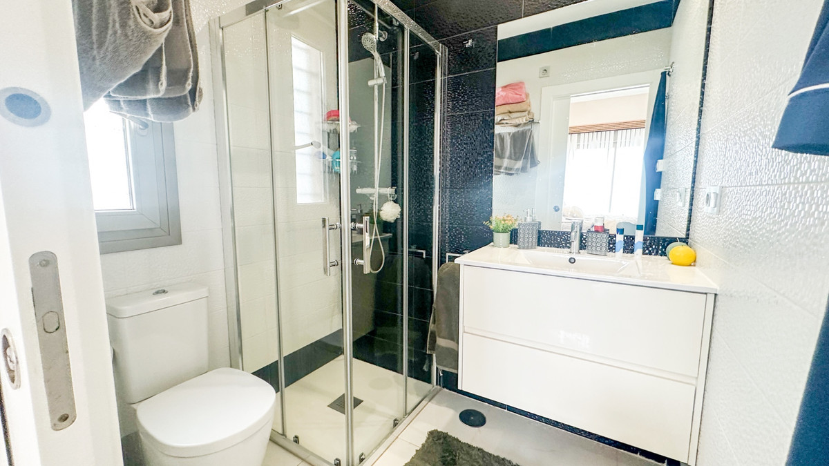 Se vende Villa - Chalet de 5 dormitorios en Costa Blanca, Alicante, España