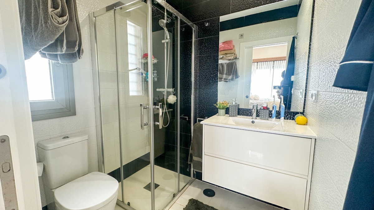 Se vende Villa - Chalet de 5 dormitorios en Costa Blanca, Alicante, España