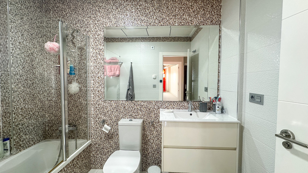 Se vende Villa - Chalet de 5 dormitorios en Costa Blanca, Alicante, España