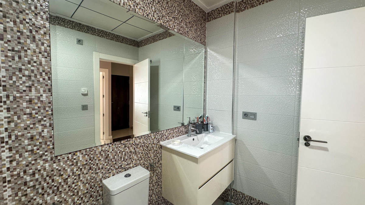 Se vende Villa - Chalet de 5 dormitorios en Costa Blanca, Alicante, España