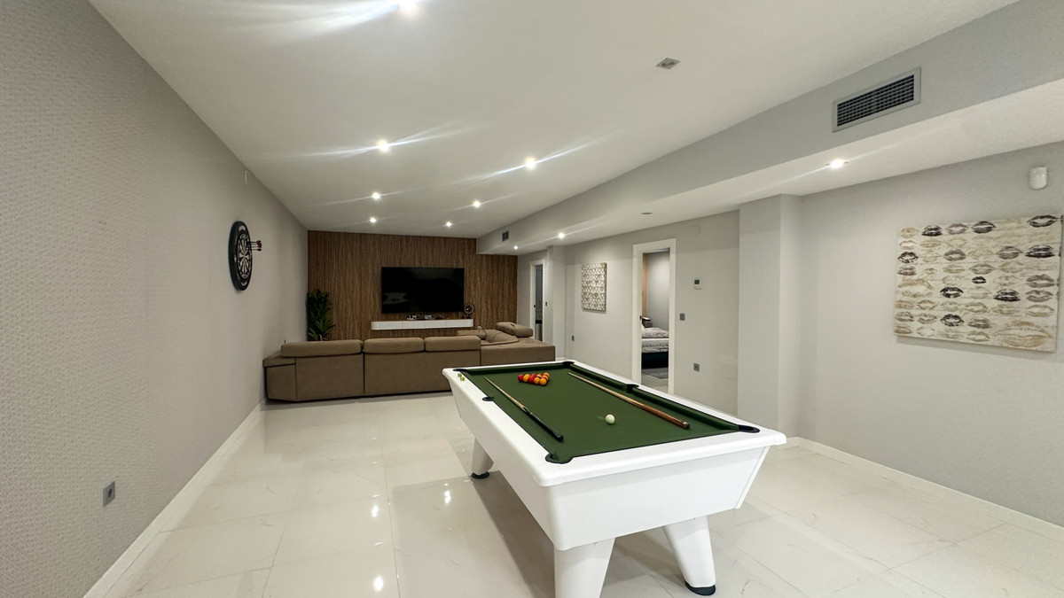 Se vende Villa - Chalet de 5 dormitorios en Costa Blanca, Alicante, España