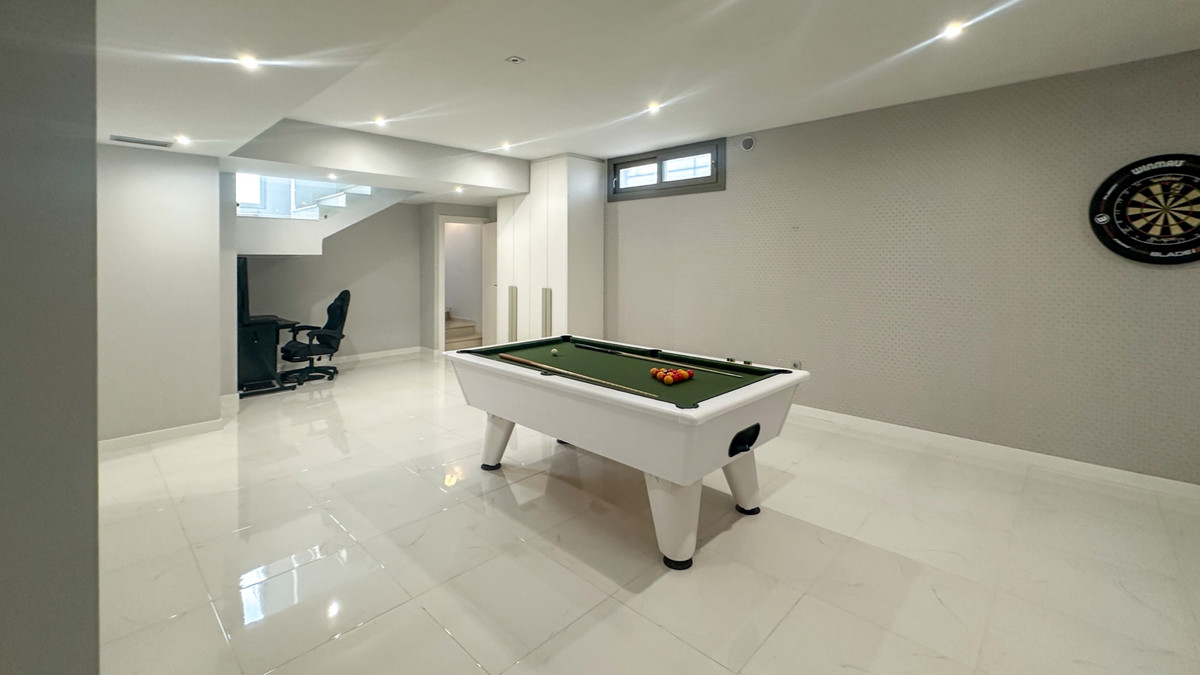 Se vende Villa - Chalet de 5 dormitorios en Costa Blanca, Alicante, España