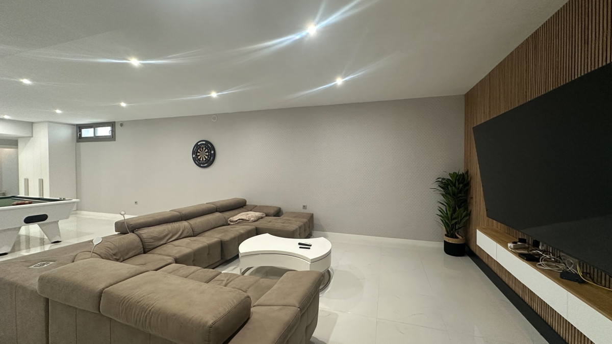 Se vende Villa - Chalet de 5 dormitorios en Costa Blanca, Alicante, España