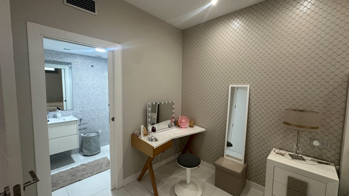 Se vende Villa - Chalet de 5 dormitorios en Costa Blanca, Alicante, España