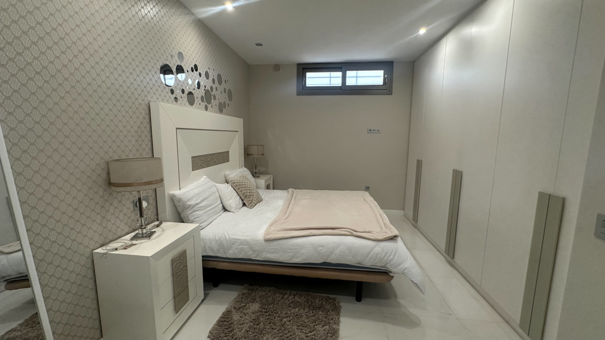 Se vende Villa - Chalet de 5 dormitorios en Costa Blanca, Alicante, España