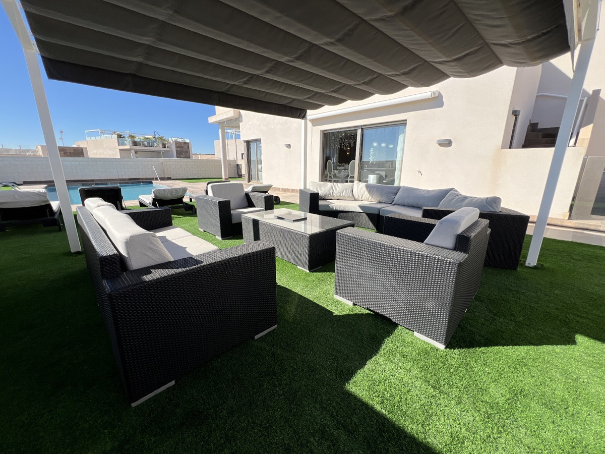 Se vende Villa - Chalet de 5 dormitorios en Costa Blanca, Alicante, España
