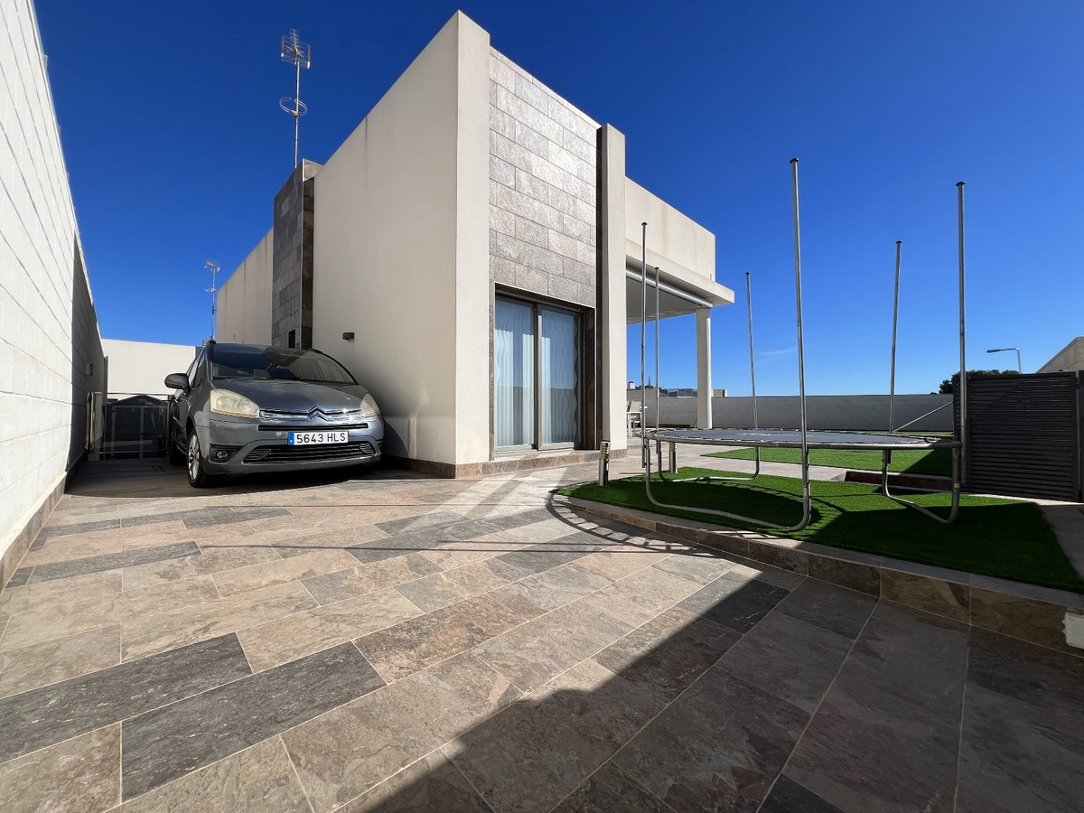 Se vende Villa - Chalet de 5 dormitorios en Costa Blanca, Alicante, España