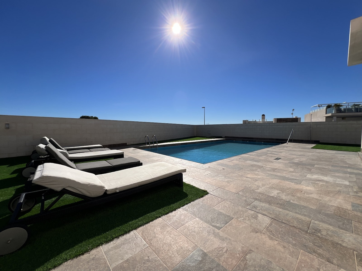 Se vende Villa - Chalet de 5 dormitorios en Costa Blanca, Alicante, España