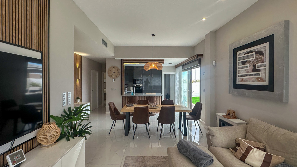 Se vende Villa - Chalet de 5 dormitorios en Costa Blanca, Alicante, España