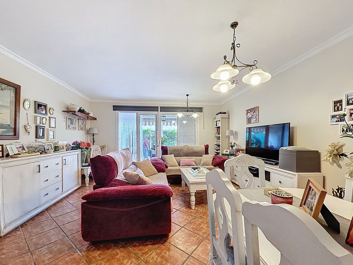 4 Bed Townhouse for sale in Nagüeles Costa Del Sol, Málaga, Spain