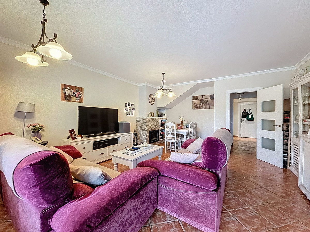 4 Bed Townhouse for sale in Nagüeles Costa Del Sol, Málaga, Spain