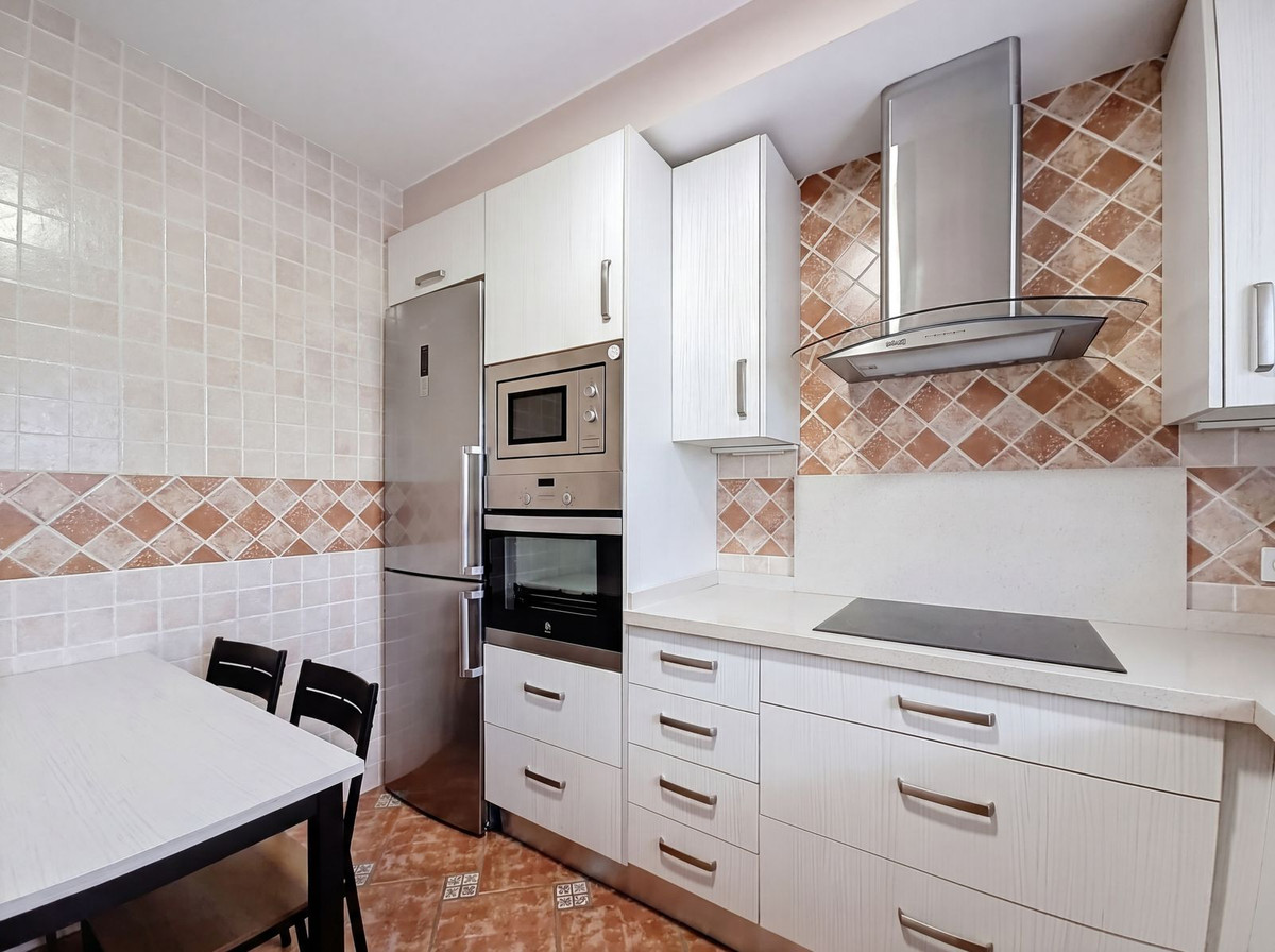 4 Bed Townhouse for sale in Nagüeles Costa Del Sol, Málaga, Spain