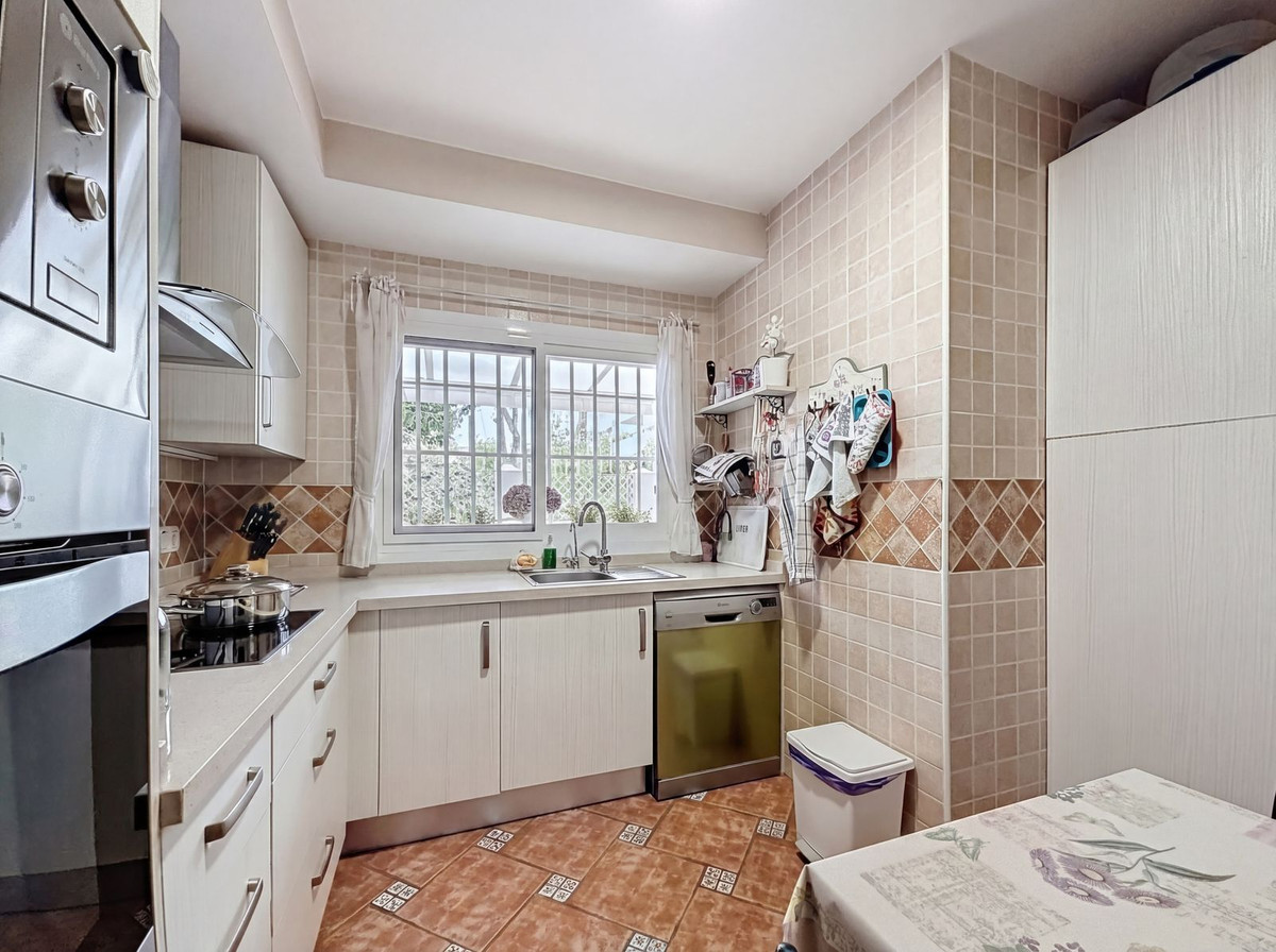 4 Bed Townhouse for sale in Nagüeles Costa Del Sol, Málaga, Spain