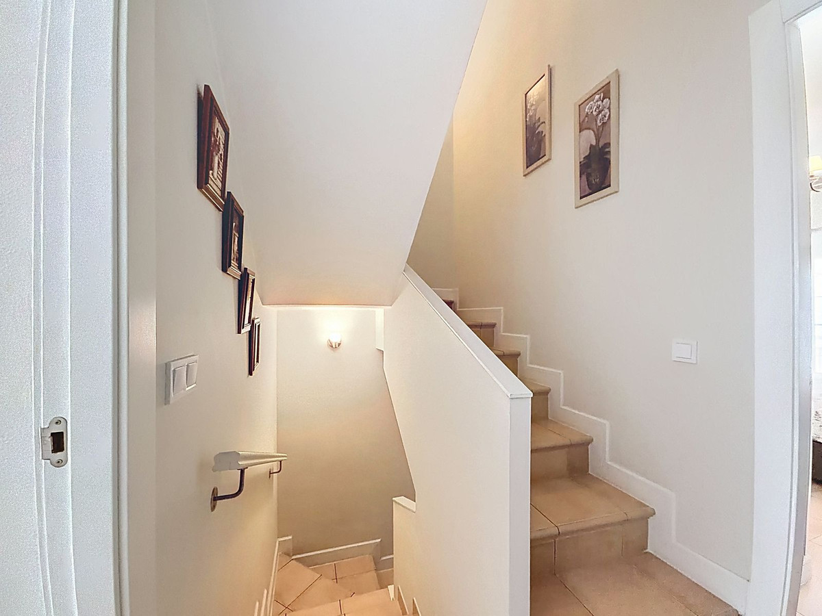 4 Bed Townhouse for sale in Nagüeles Costa Del Sol, Málaga, Spain