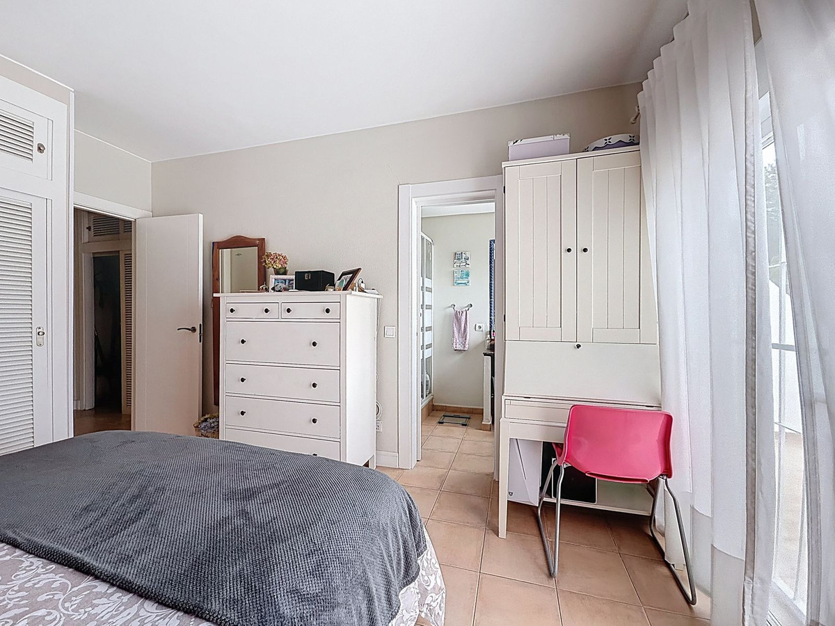 4 Bed Townhouse for sale in Nagüeles Costa Del Sol, Málaga, Spain