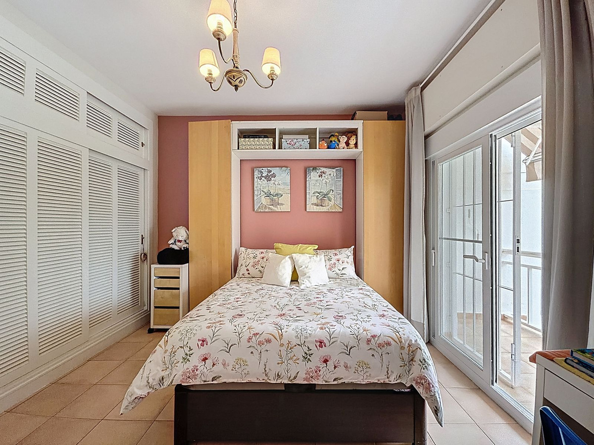 4 Bed Townhouse for sale in Nagüeles Costa Del Sol, Málaga, Spain