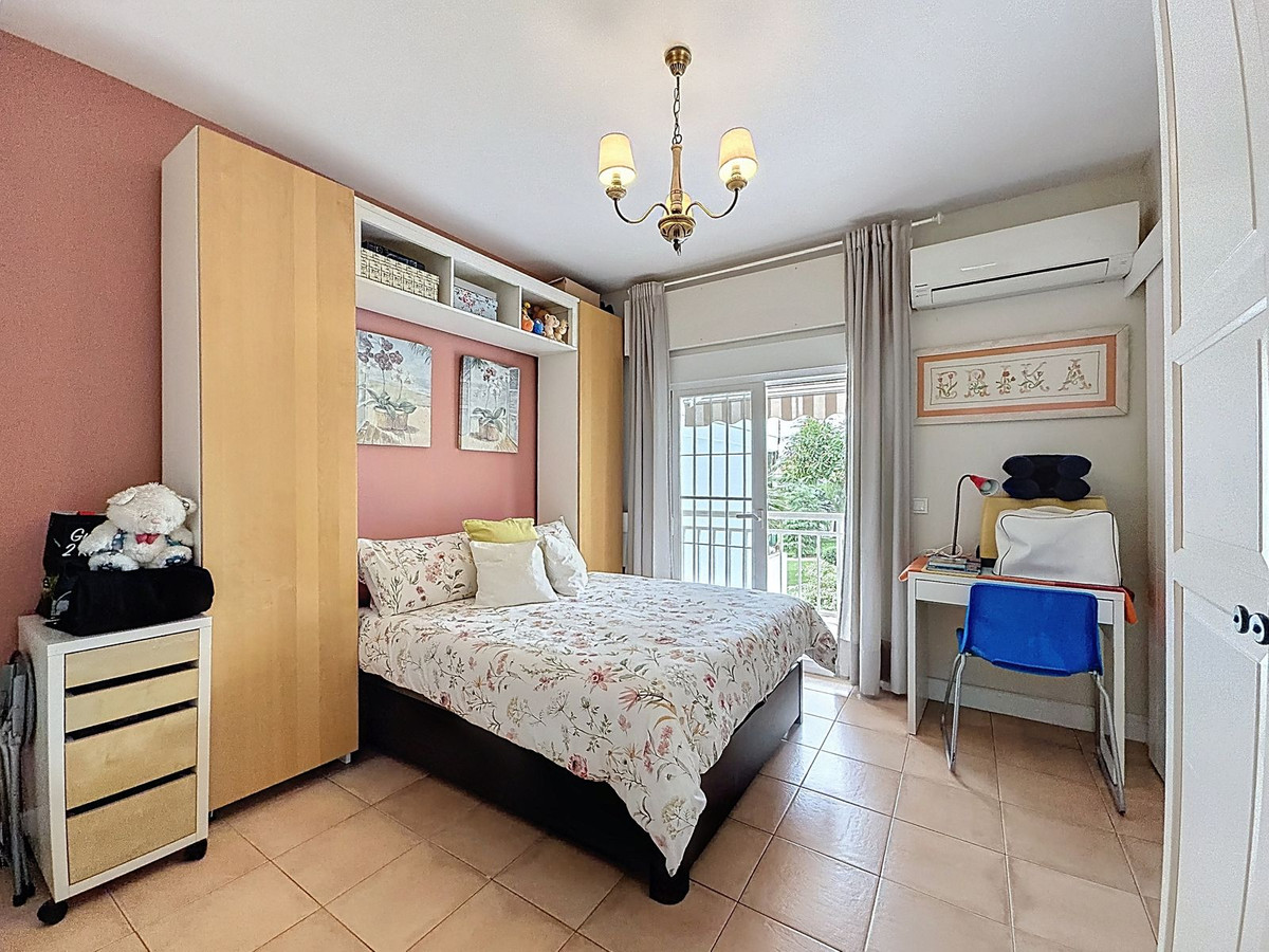 4 Bed Townhouse for sale in Nagüeles Costa Del Sol, Málaga, Spain