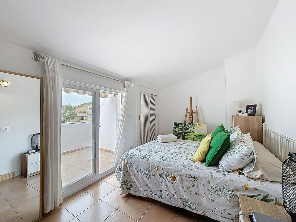 4 Bed Townhouse for sale in Nagüeles Costa Del Sol, Málaga, Spain