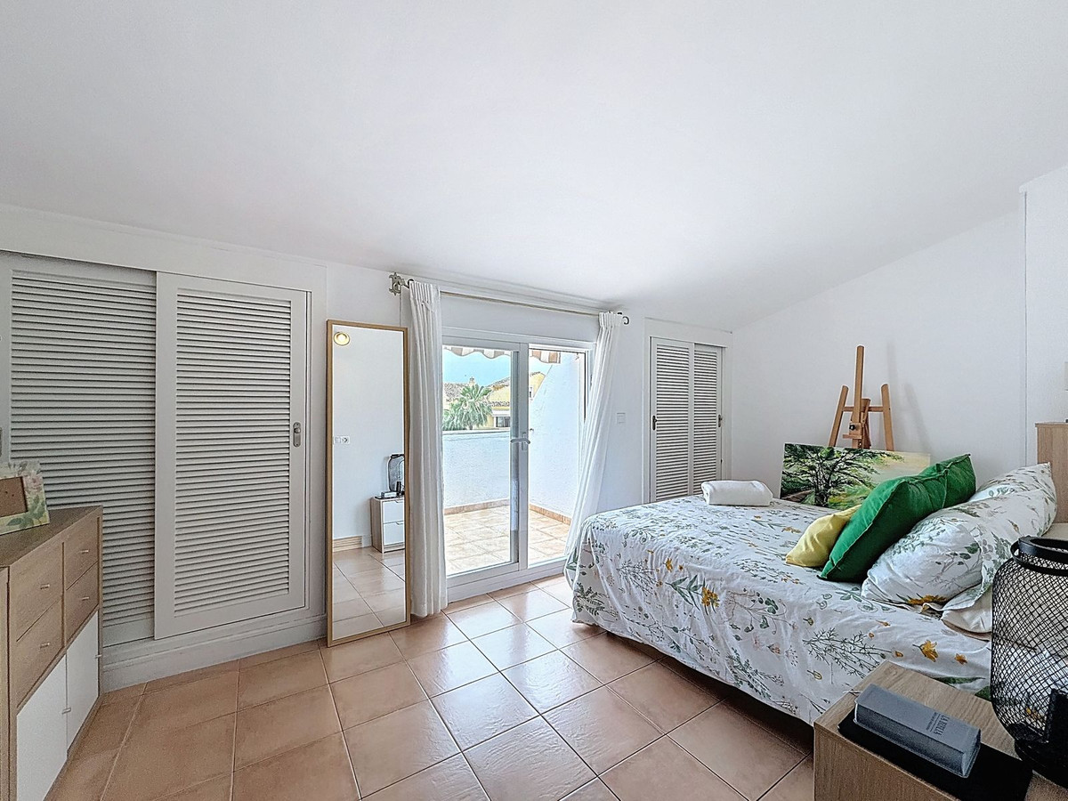 4 Bed Townhouse for sale in Nagüeles Costa Del Sol, Málaga, Spain