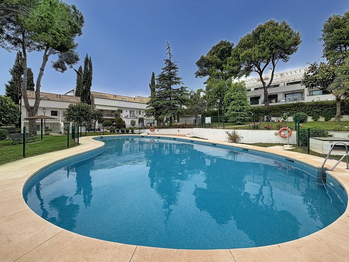 4 Bed Townhouse for sale in Nagüeles Costa Del Sol, Málaga, Spain