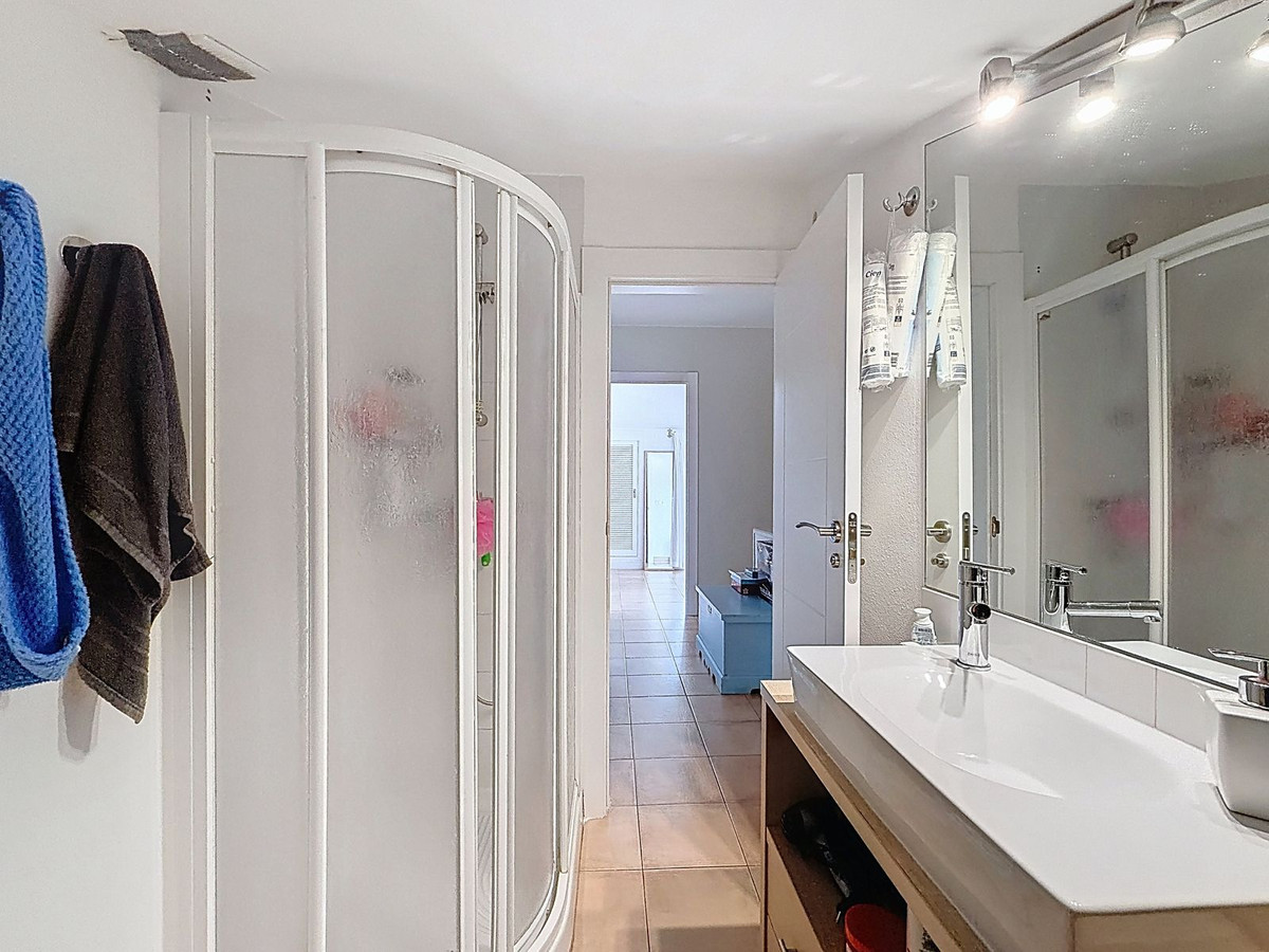 4 Bed Townhouse for sale in Nagüeles Costa Del Sol, Málaga, Spain