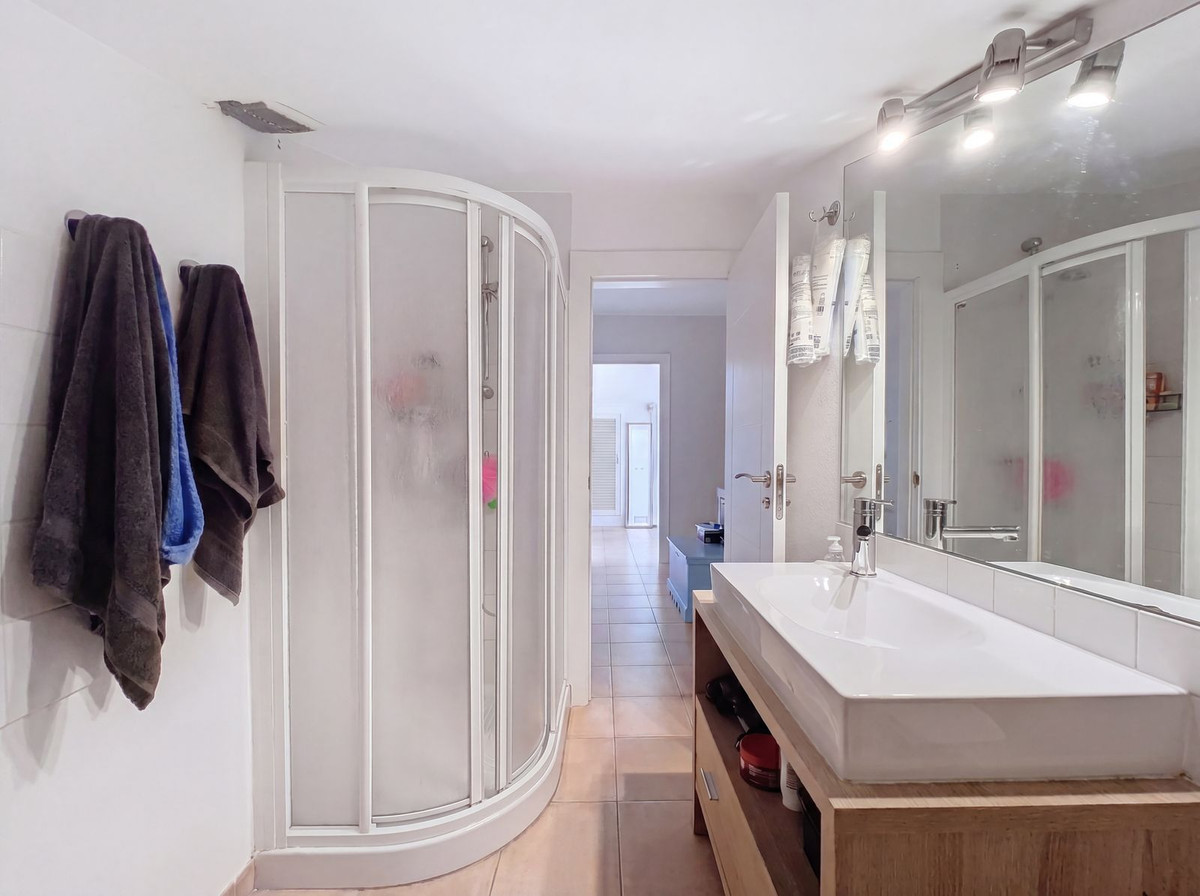 4 Bed Townhouse for sale in Nagüeles Costa Del Sol, Málaga, Spain