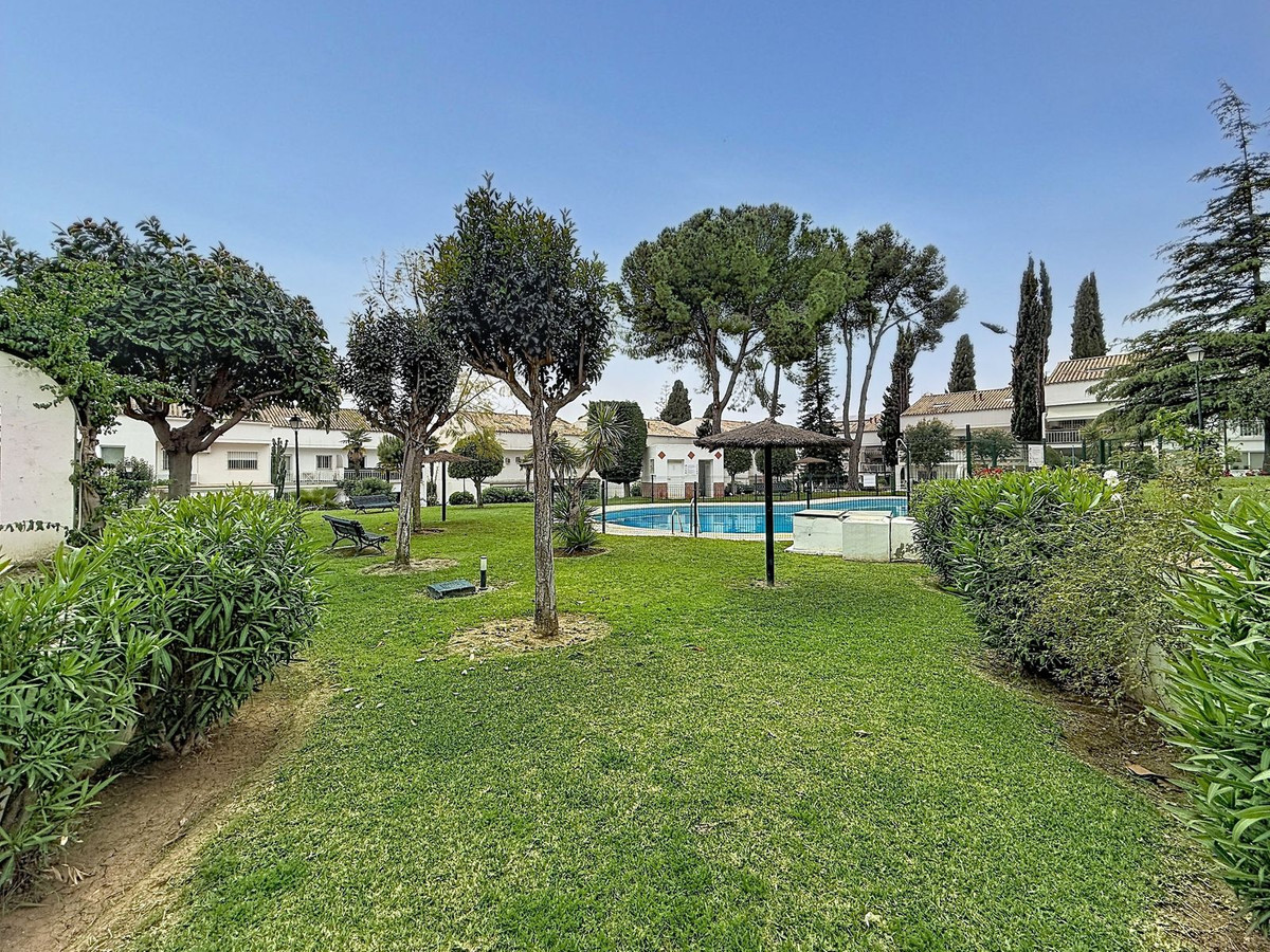 4 Bed Townhouse for sale in Nagüeles Costa Del Sol, Málaga, Spain