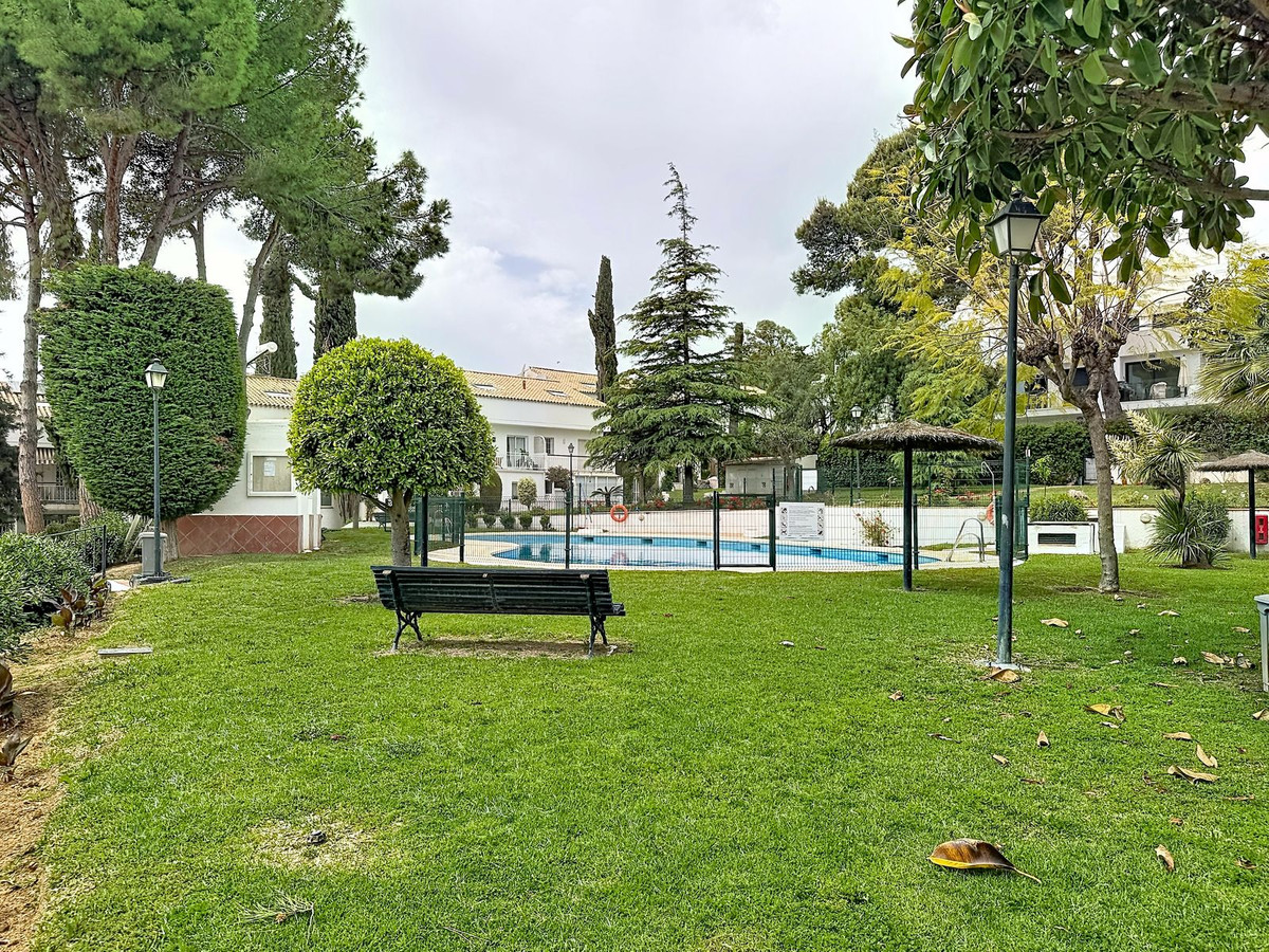 4 Bed Townhouse for sale in Nagüeles Costa Del Sol, Málaga, Spain