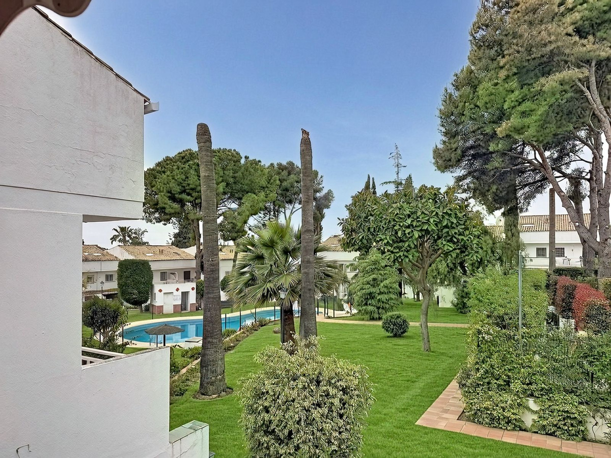 4 Bed Townhouse for sale in Nagüeles Costa Del Sol, Málaga, Spain