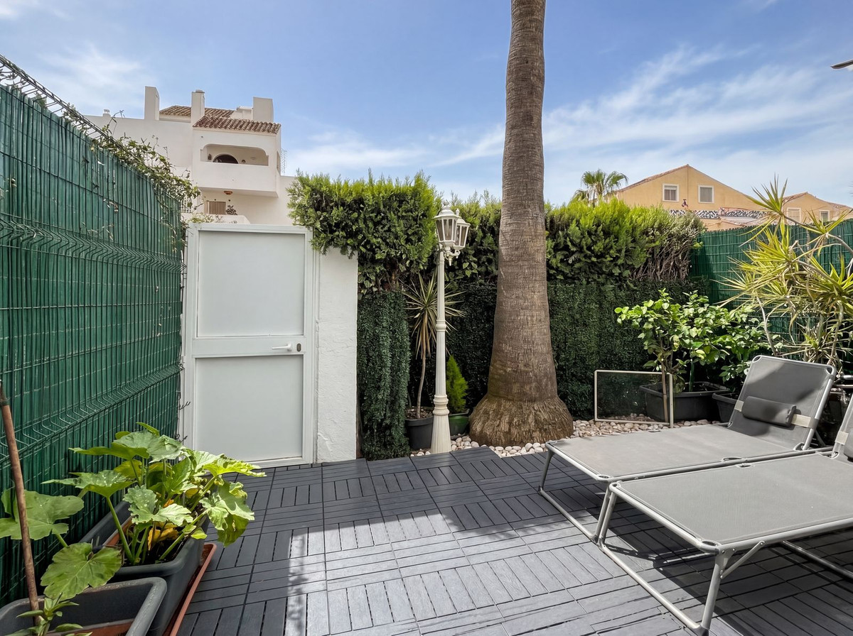 4 Bed Townhouse for sale in Nagüeles Costa Del Sol, Málaga, Spain