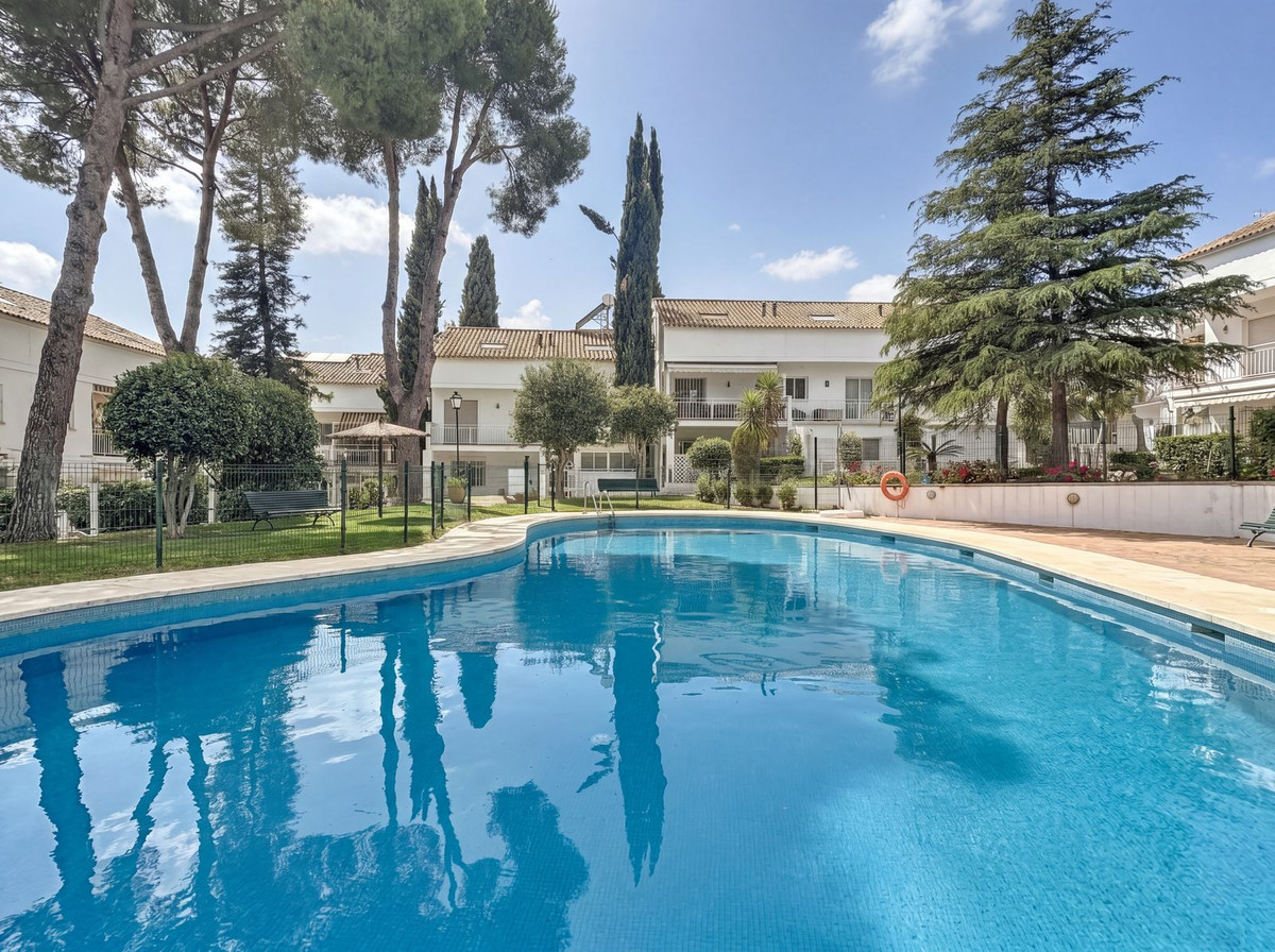 4 Bed Townhouse for sale in Nagüeles Costa Del Sol, Málaga, Spain