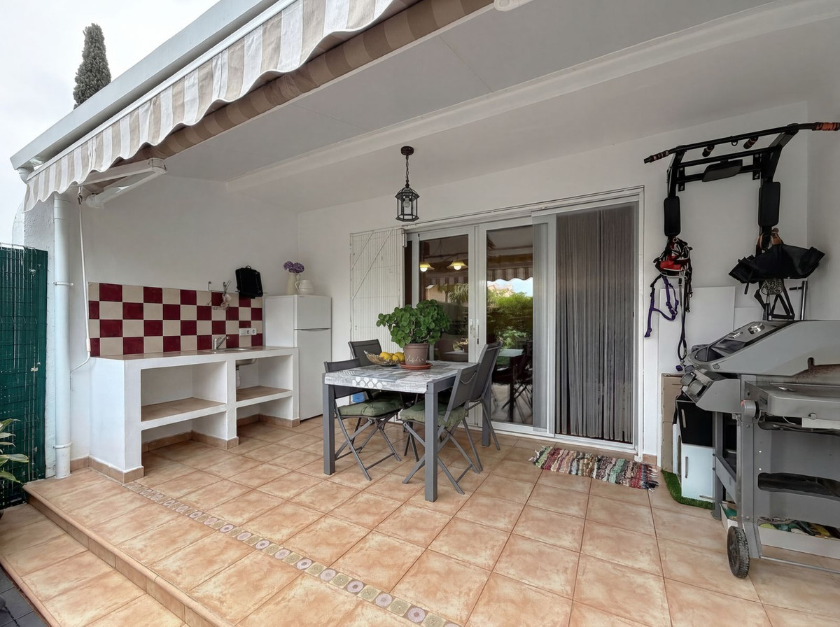 4 Bed Townhouse for sale in Nagüeles Costa Del Sol, Málaga, Spain