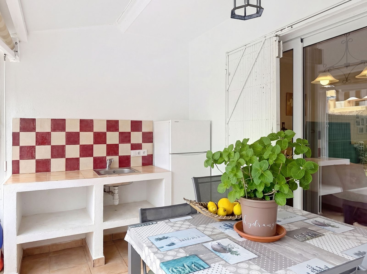 4 Bed Townhouse for sale in Nagüeles Costa Del Sol, Málaga, Spain