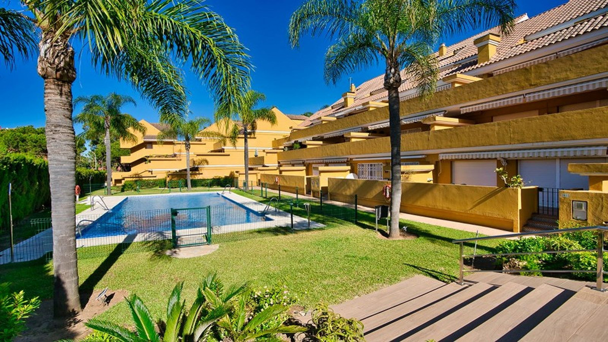 3 Bed Apartment for sale in Elviria Costa Del Sol, Málaga, Spain