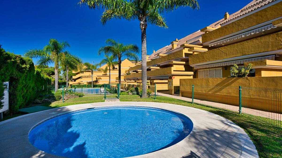 3 Bed Apartment for sale in Elviria Costa Del Sol, Málaga, Spain